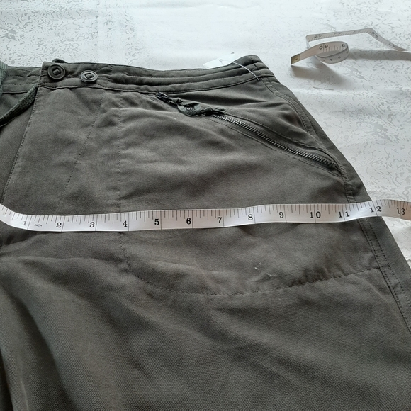 Ladies plus size pants. - Picture 3 of 10